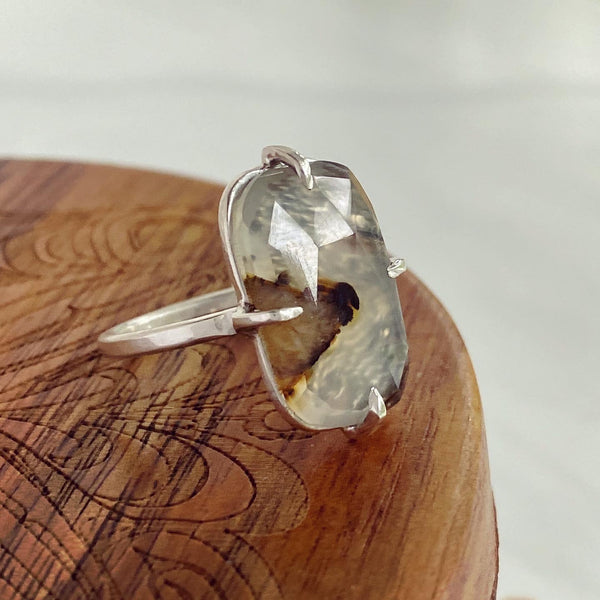 Mezzanine Montana Agate Ring with Silver Filigree Setting